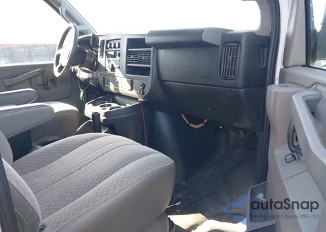 2016 Chevrolet Express 2500 Work Van z USA, uszkodzony, nr VIN 1GCWGAFF2G1336860